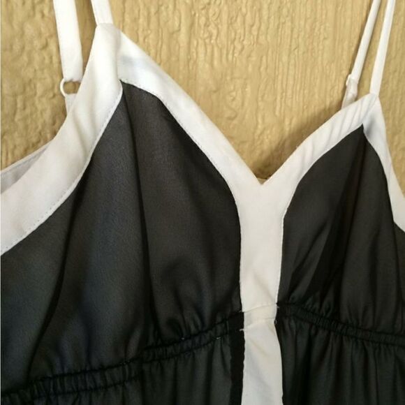 ELLE Top🌻2/$15   - Picture 3 of 4